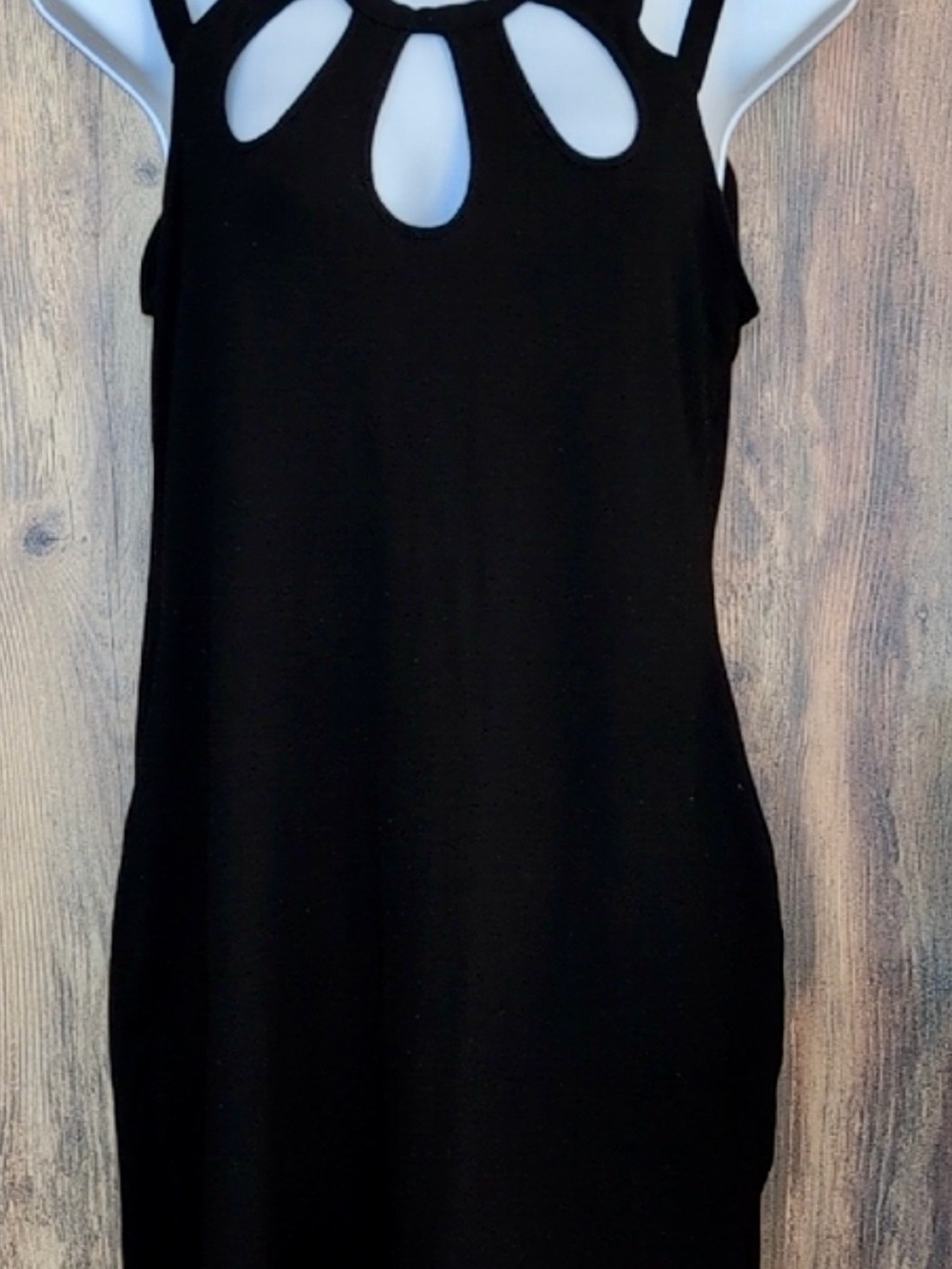 VENUS Black Sleeveless Mini Dress with Keyhole Neckline